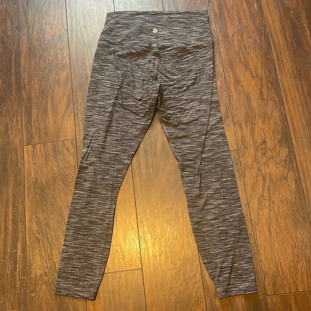 Lululemon Women’s Align Gray and White stripped, cropped, Size 8